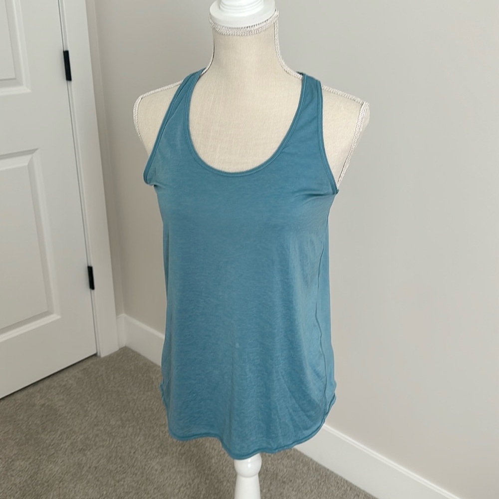 EUC lululemon tank, Heather teal, with cross cross in the back